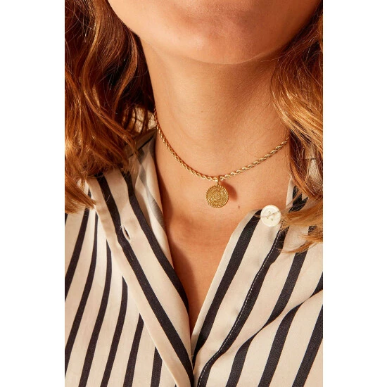 Accessorize Gold-Plated Modern Heirloom Coin Choker For Female 4 Accessorize Gold-Plated Modern Heirloom Coin Choker For Female - Image 2